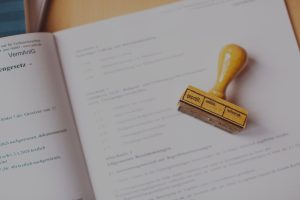 Оспорване на констативен нотариален акт по висящ процес