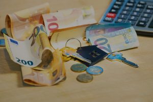 Какви данъци се дължат при продажба на имот